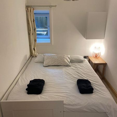 Spacious 2 Bedroom Apartment Near Seafront Пензанс Екстериор снимка